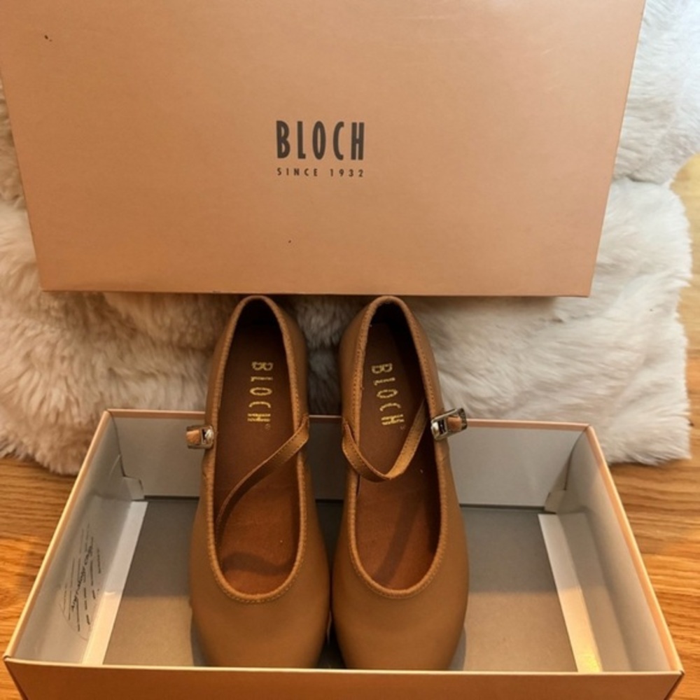 Bloch Youth/Women Brown Mary Jane Tap shoes- Nee without box